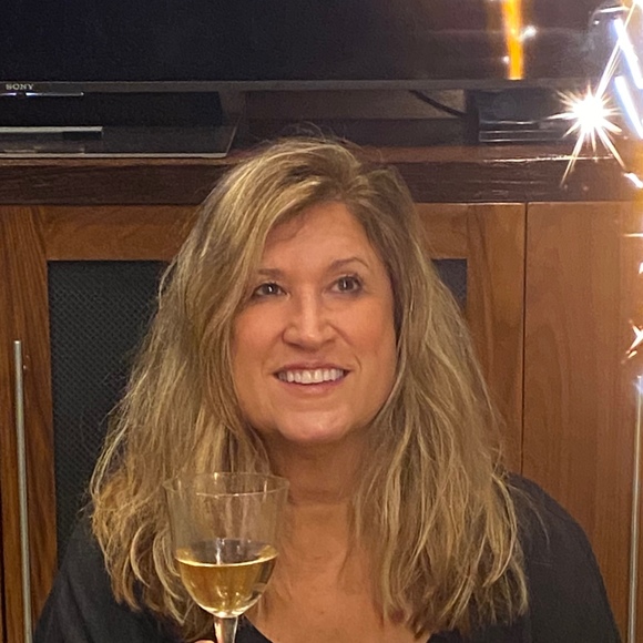 Meet your Posher, Cindi - Picture 1 of 1